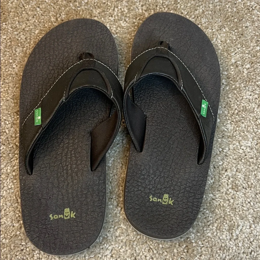 Sanuk Root Beer Cozy Flip Flops Boy’s Size 4/5